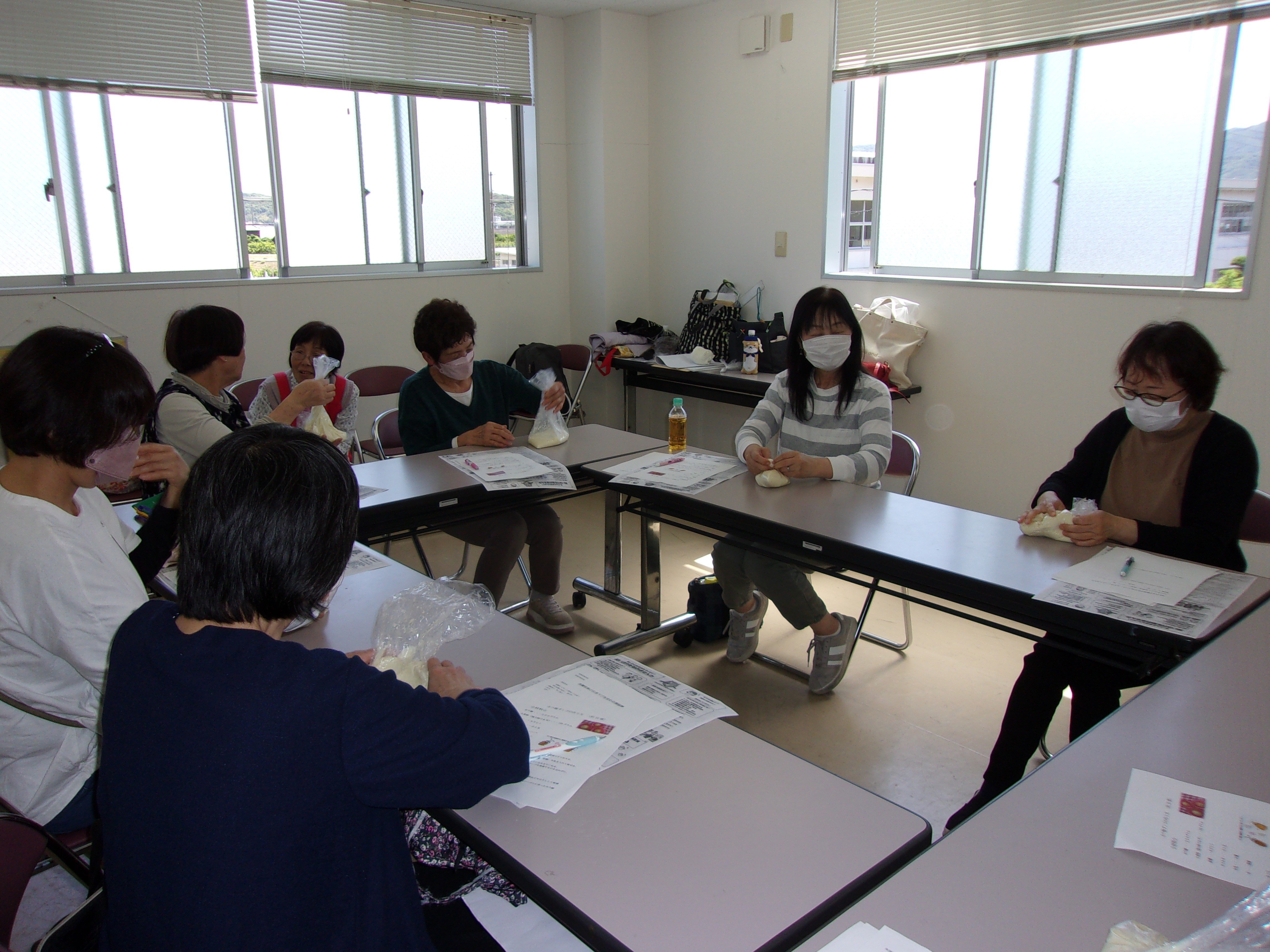 御坊エリア委員会　ホウ酸団子作り＆ラフターヨガ笑って心も身体もスッキリ!!